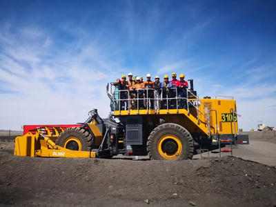 新突破！徐工正面吊產品揚帆出海，助力中亞區域礦山施工升級